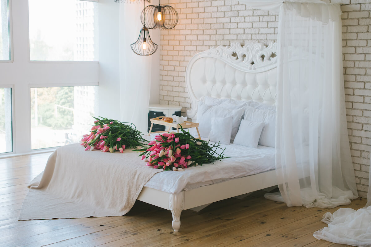 Coaster Furniture - 13 romantic shabby chic bedroom ideas for sweet dreams, image size:1200x801