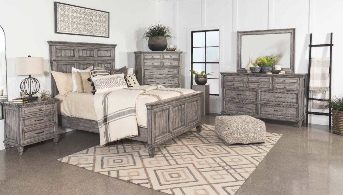 Industrial farmhouse decor: Avenue 5-piece California King Panel Bedroom Set Grey