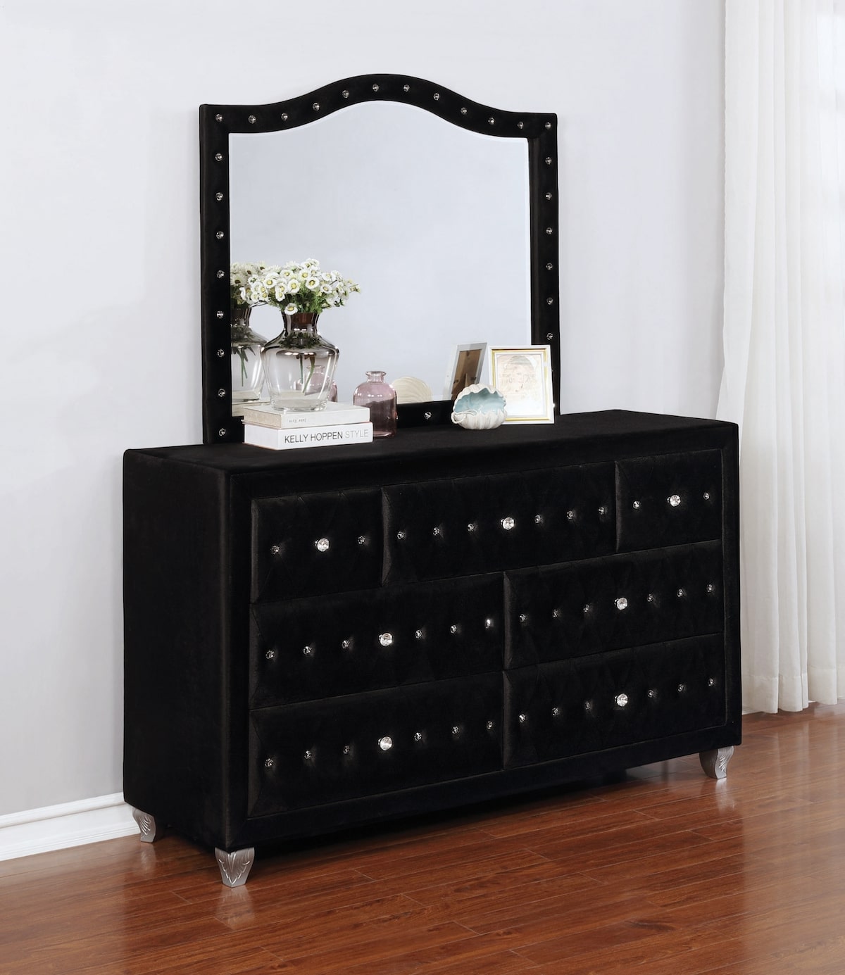 Deanna 7-drawer Rectangular Dresser Black