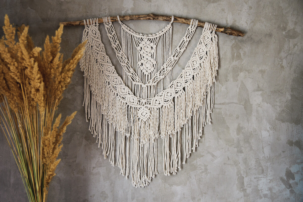 Boho living room: Macrame wall hanging