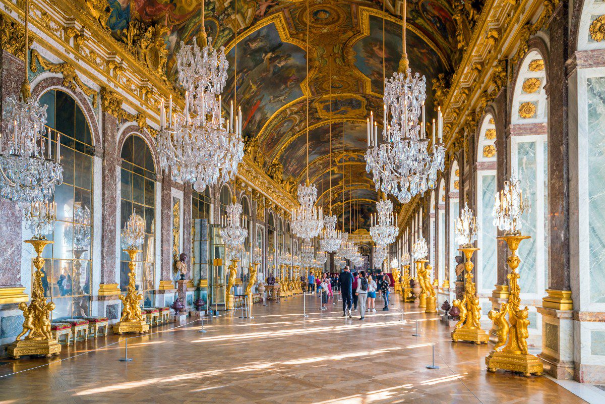 Hollywood Regency: The hall of mirrors in Palace of Versailles