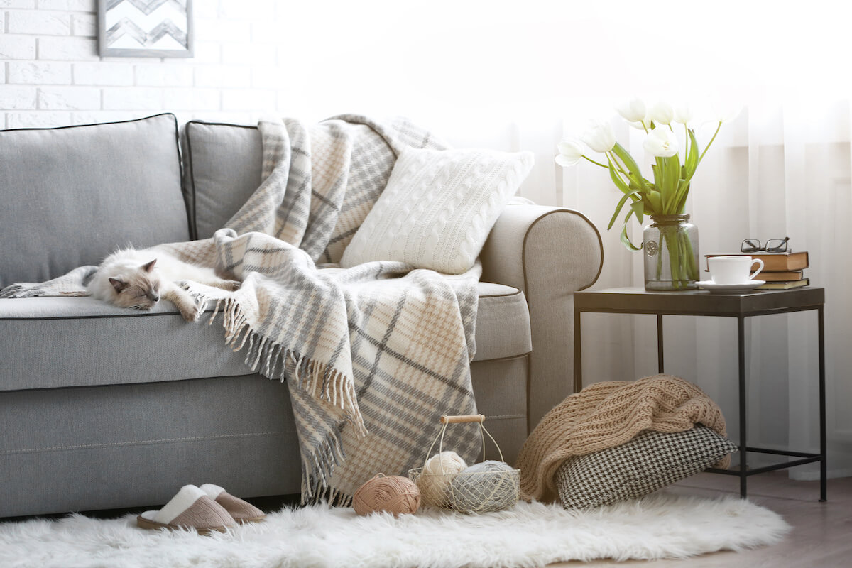 Picking the Right Throw Pillows For Your Grey Couch