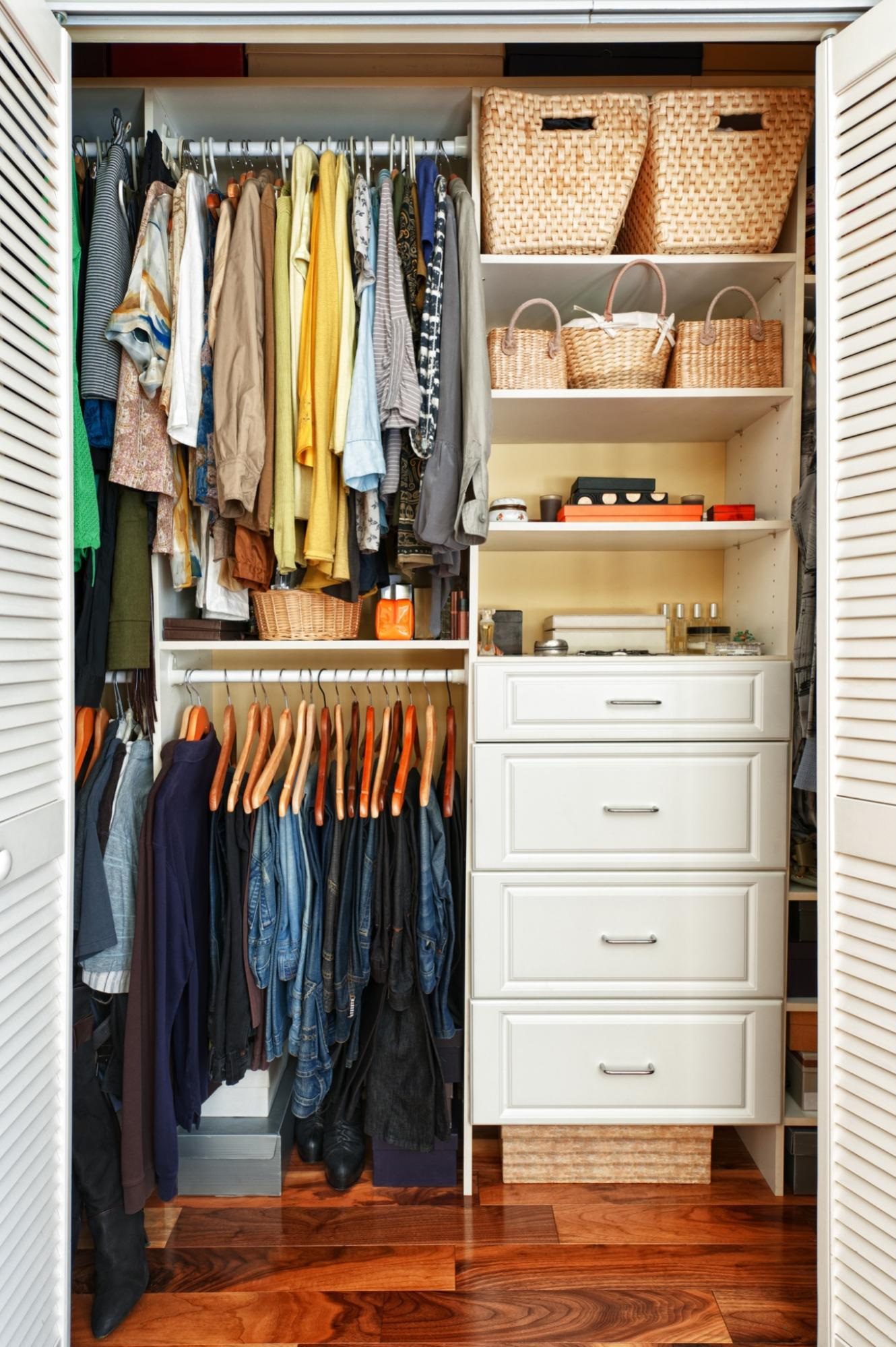 bookshelf ideas: Organized closet