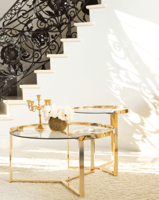 round tables in clear and gold